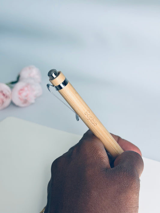 Bolígrafo de bambu personalizado
