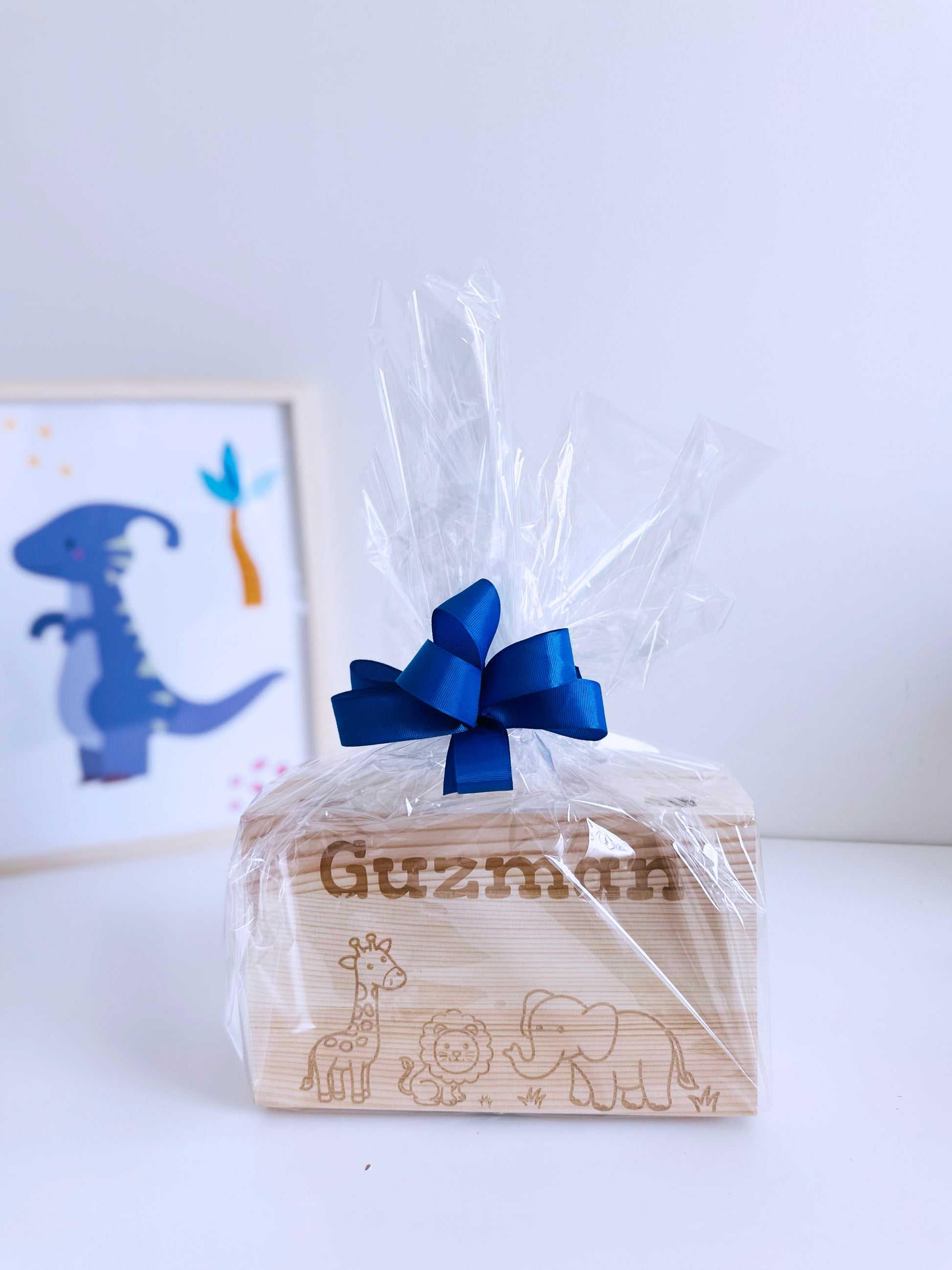 Caja de recuerdos para bebes envuelto y lista para regalar